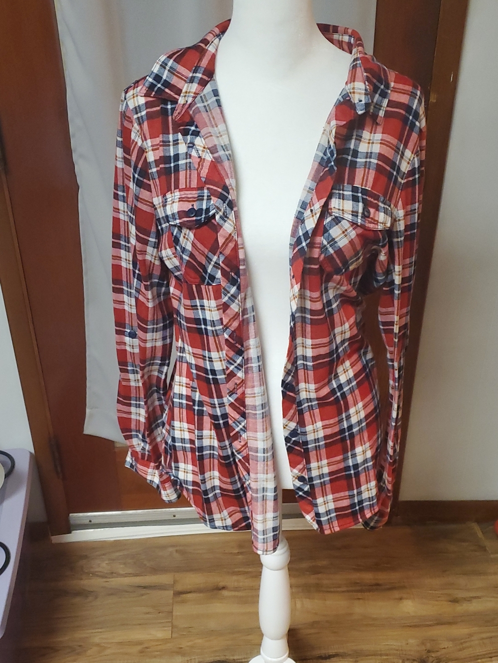 PASSPORT Red Navy Plaid Button-Front Long Sleeve Shirt